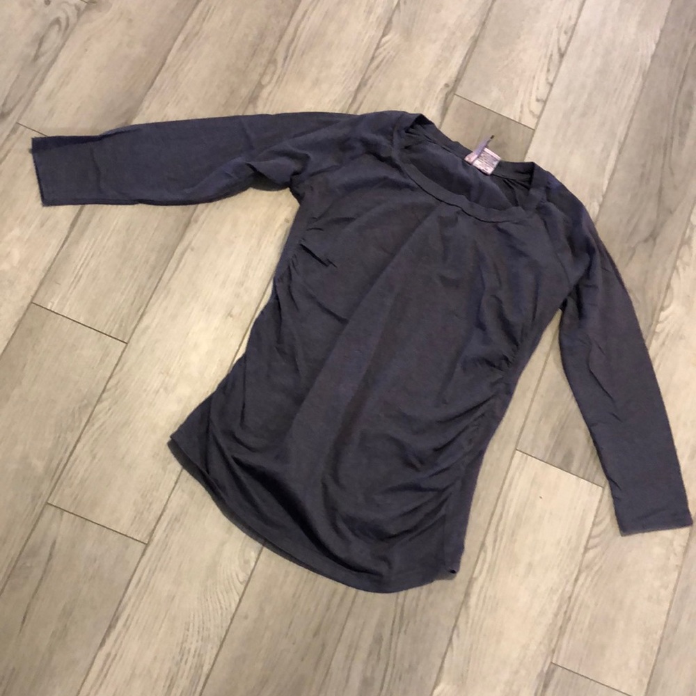 Ladies size M medium maternity Long Sleeve Shirt in good used condition